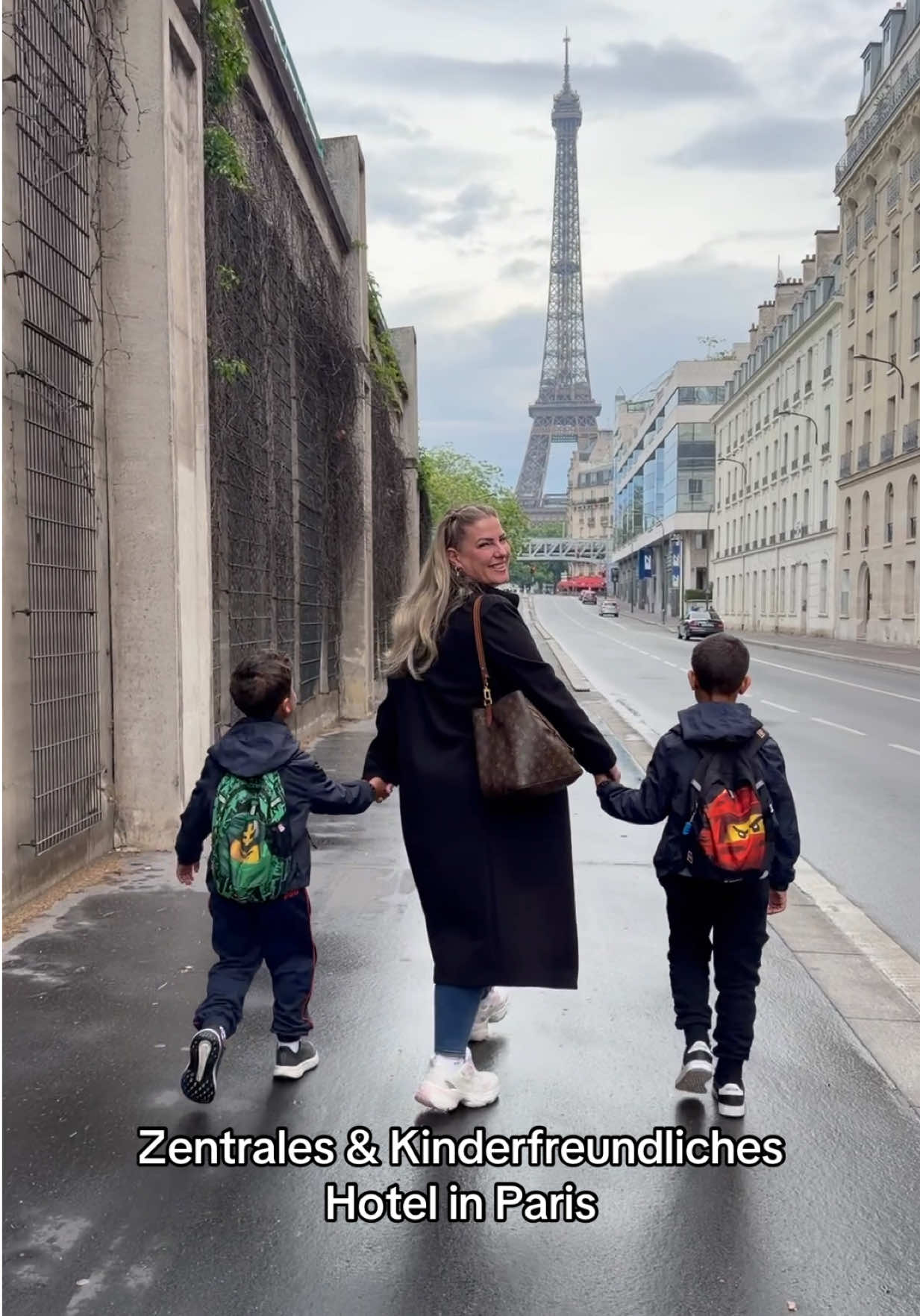 1 Km vom Eiffelturm entfernt, Mehrbettzimmer und Kinderfreundlich! Dieses Hotel in Paris kann ich nu