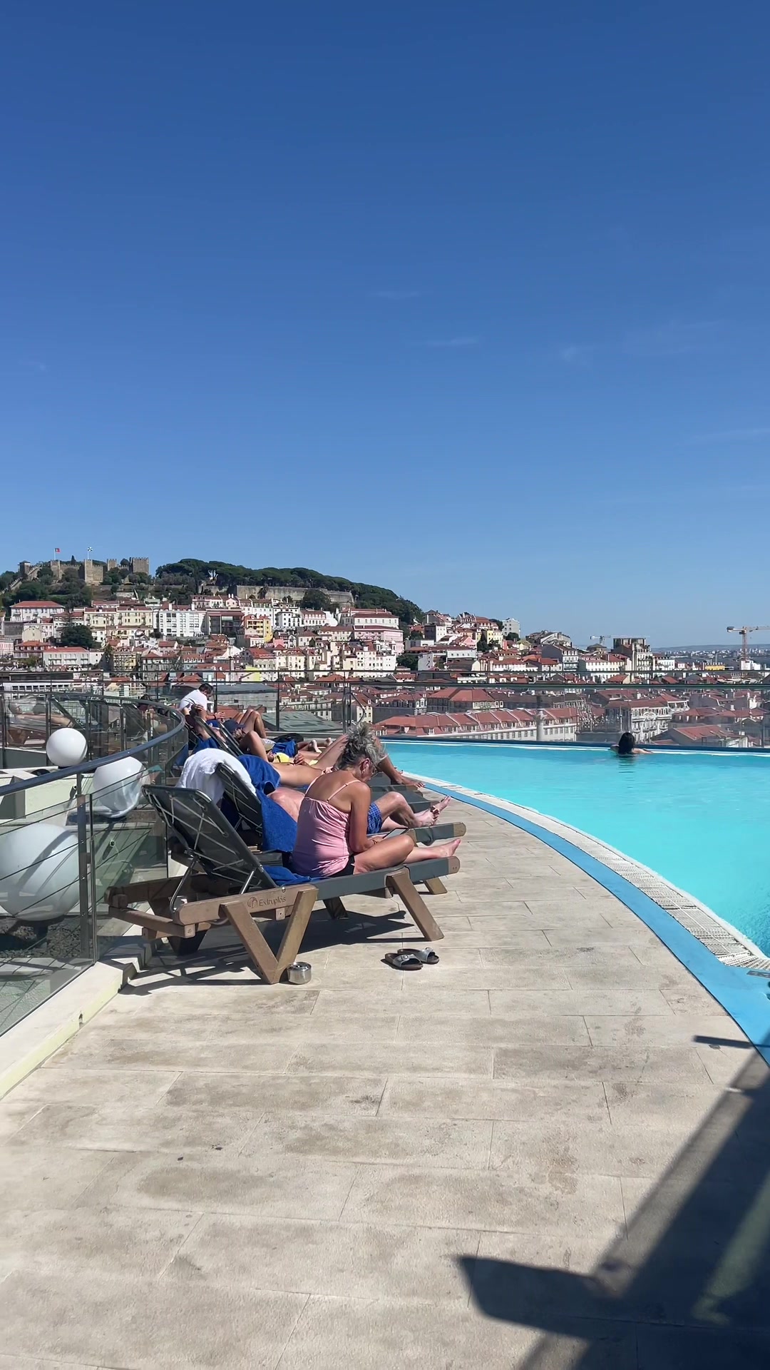 Pool time #lisbon #portugal #summer #view #rooftop #rooftopbar