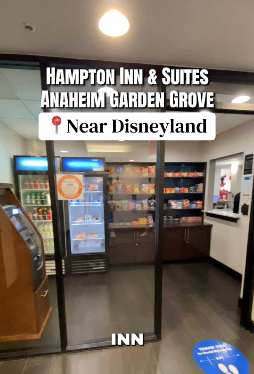 Located just over one mile from the Disneyland Resort, the Hampton Inn & Suites offers spacious gues