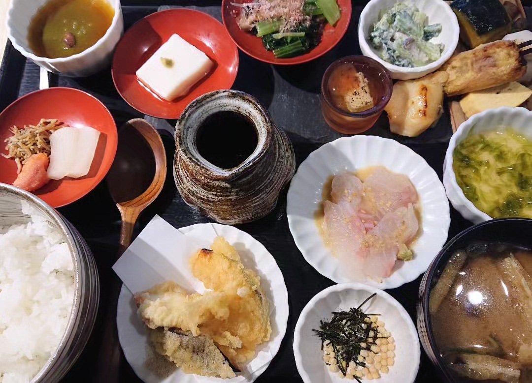 ・
【三井ガーデンホテル 京都河原町浄教寺」
精進料理(ビーガン)、鯛茶漬け、穴子かぶら蒸し、洋食の4種類から選べる、朝からしっかり朝食！
・
#三井ガーデンホテル京都河原町浄教寺 #三井ガーデンホテ