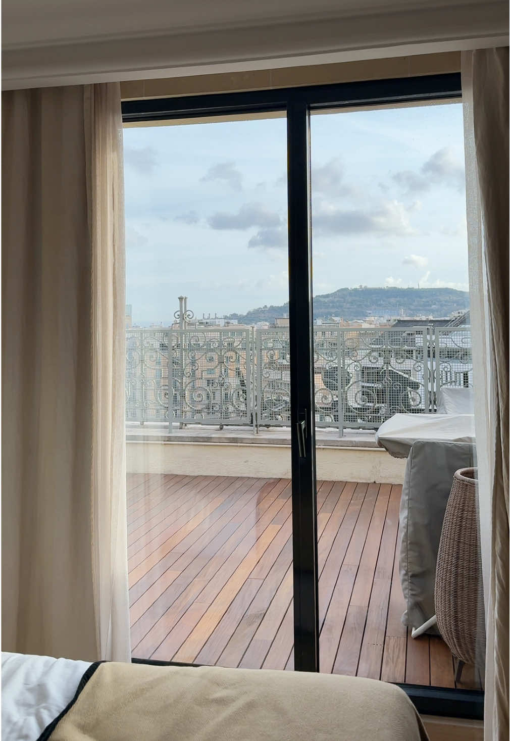 Disfruta de nuestras habitaciones en Majestic Hotel & Spa✨🥂 #majestichotelbarcelona #barcelona #bar