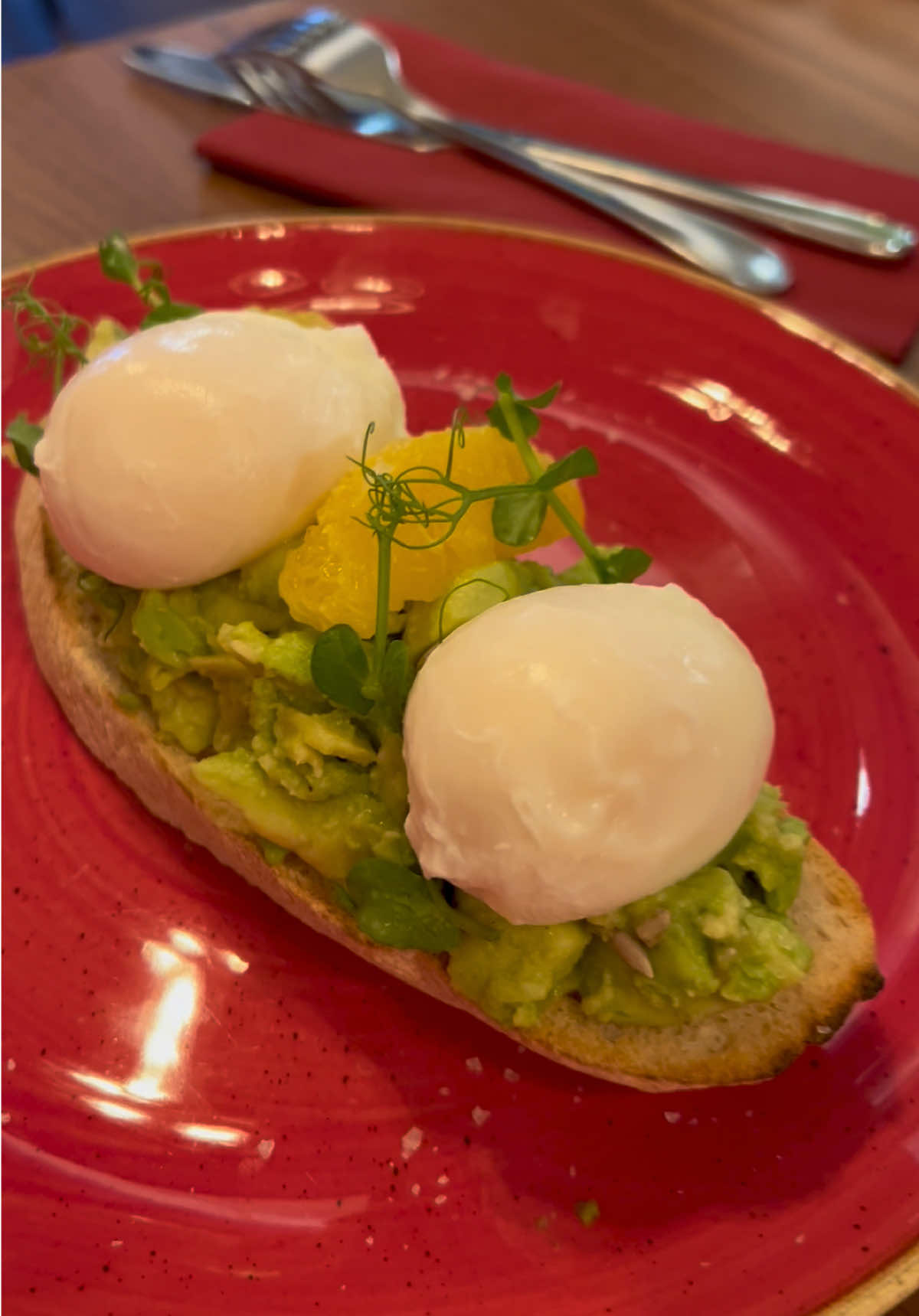A perfect start to the day at Leonardo Royal Hotel London Tower Bridge. ☕🍳✨

Enjoying a rich hot ch