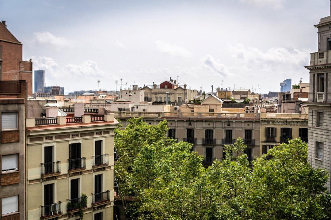 Hotel NH Collection Barcelona Pódium
📍 Location: Eixample Right
📷 View: 3/10
⏫ Floor: 6
☀️ Sunset: