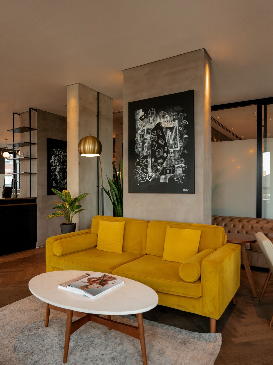 Pops of colour meet moments to pause. Unwind in our 5th-Floor Lounge at The Gate with a drink from o