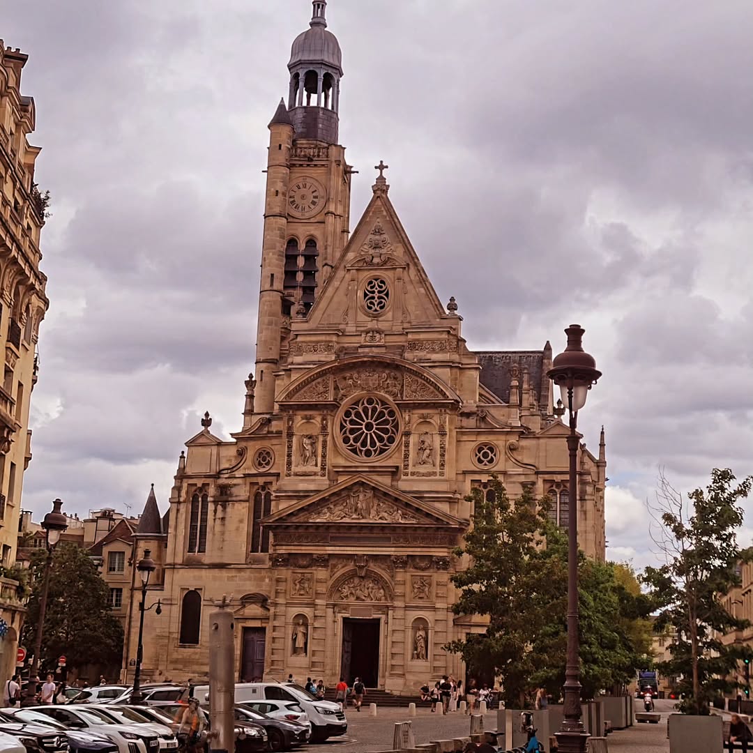 A Magical Mother–Daughters Week in Paris ✨🇫🇷

Our Paris getaway began at the Hotel Malte Astotel, 