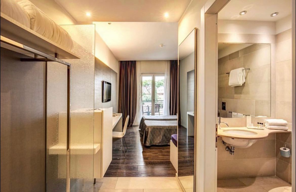 La perfetta armonia delle nostre superior room
.
.
.
#fiumicinoairport #fiumicinoaeroporto #isolasac