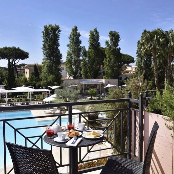 Colazione con vista!
.
.
.
Info e prenotazioni:
📩 info@hotelisolasacra.com
☎ ＋39 06 6502 9864
.
.
.