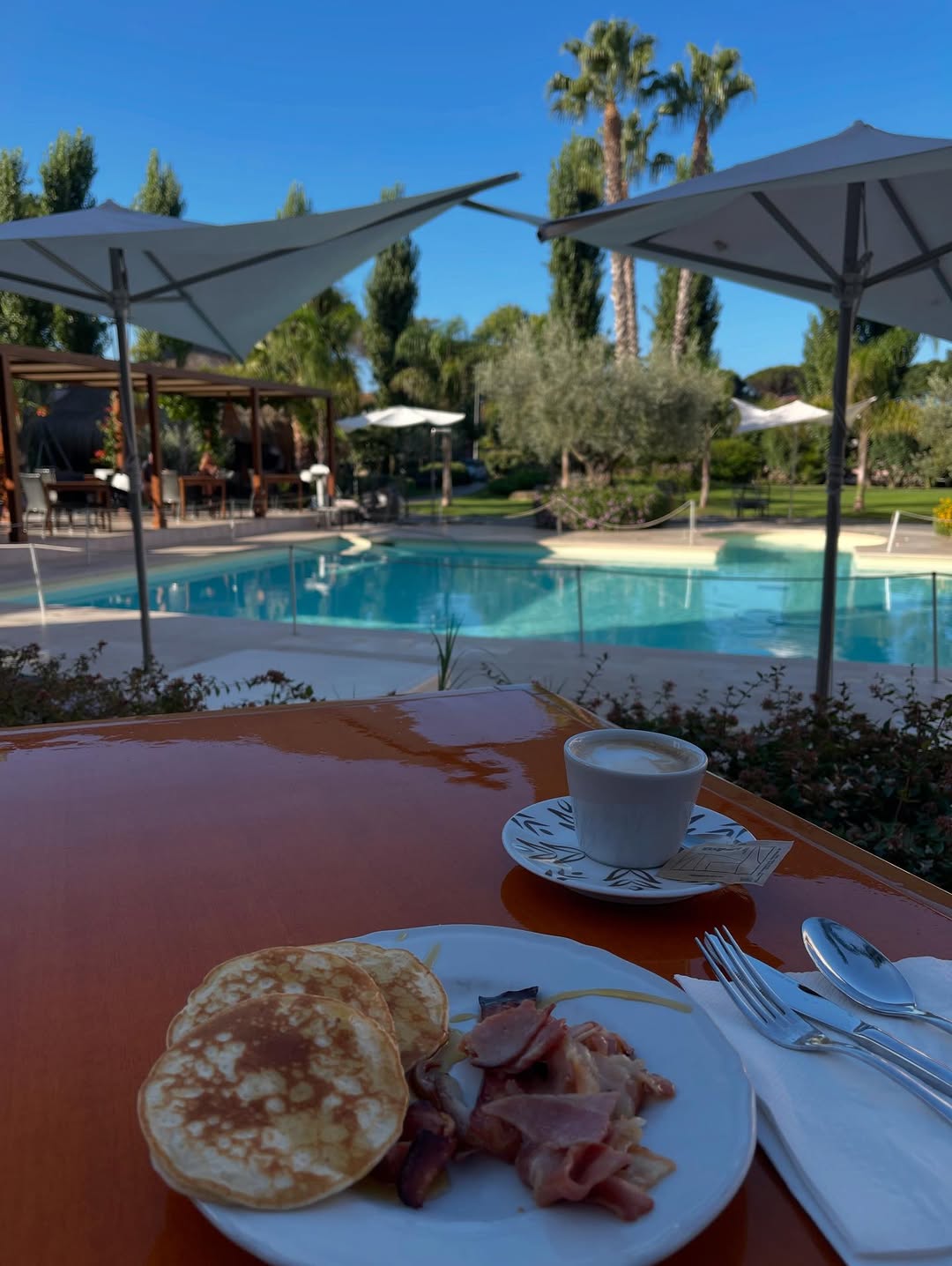 Finally arrived at my hotel in Rome last night after 2am, got some sleep and now it’s breakfast by t
