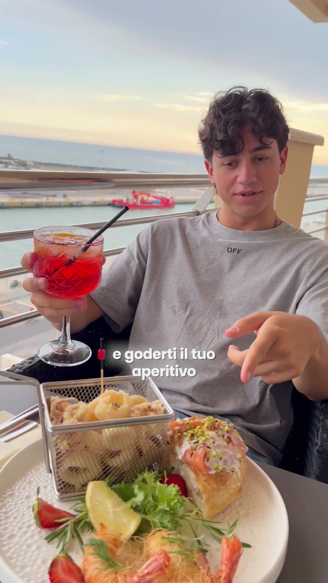 Non è necessario soggiornare in hotel per fare aperitivo nella nostra terrazza.🥂

Ogni giorno, dall