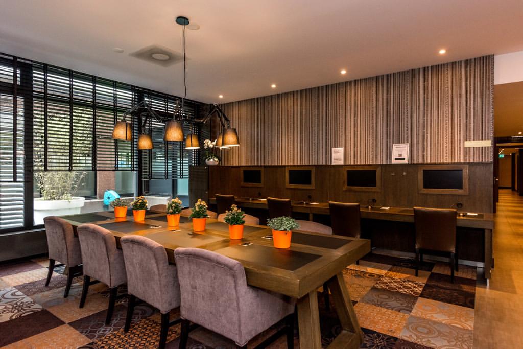 XO Hotels Park West - Business Lounge 

A productive day at XO Hotels Park West! The business lounge