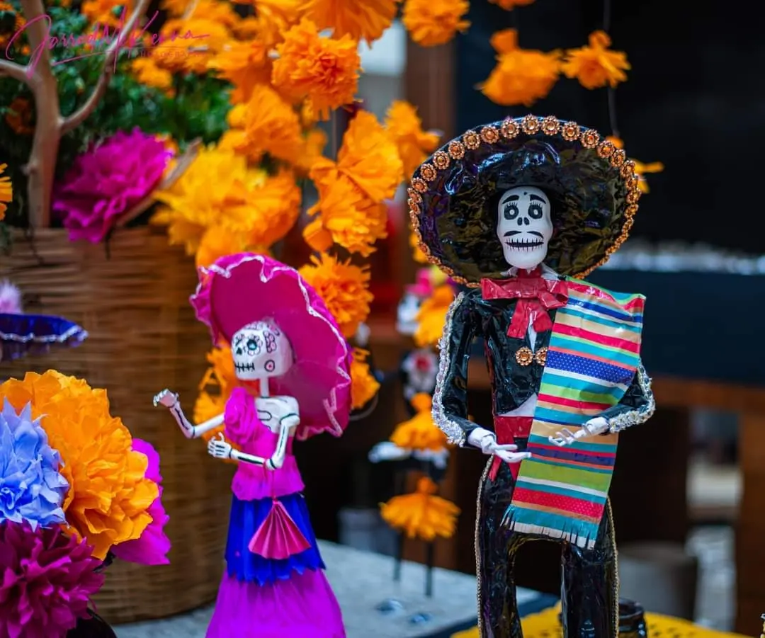 Day of the Dead altar in the Camino Real Aeropuerto México in late October 2023. #caminoreal #camino
