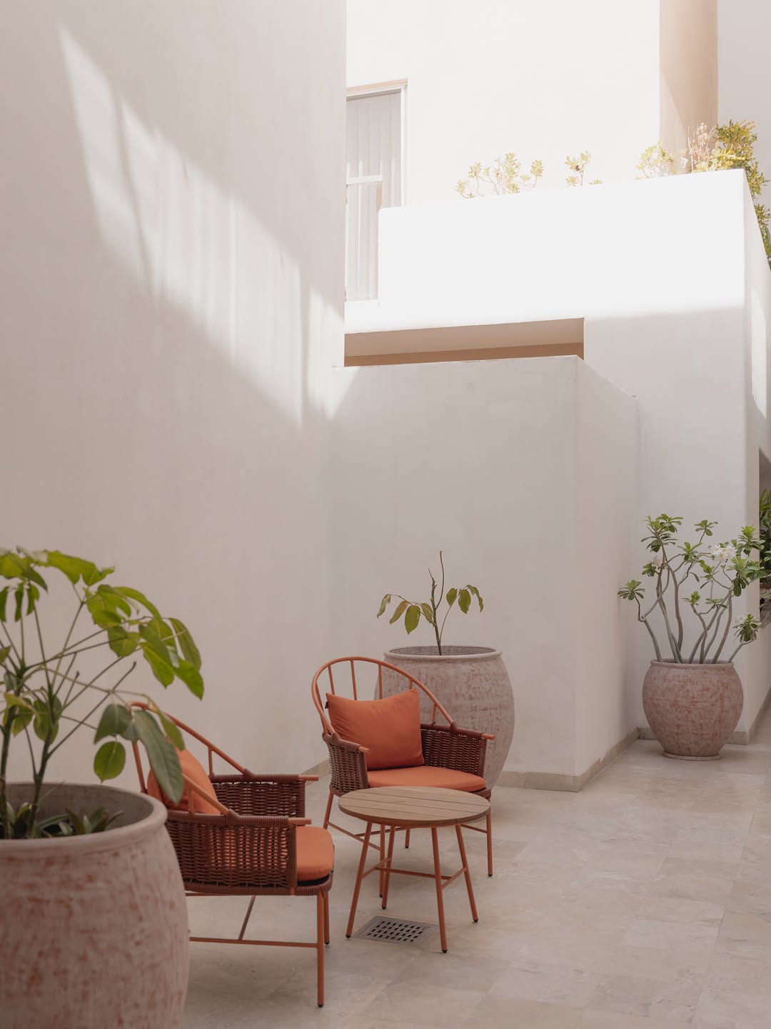 Un espacio donde el confort y el diseño se encuentran.
En el corazón de La Paz, nuestro hotel ofrece