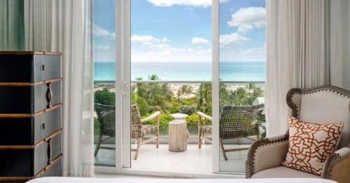 Wake up to this view every day when you #StaySonesta in South Beach, Florida. @nautilussonestamiami 