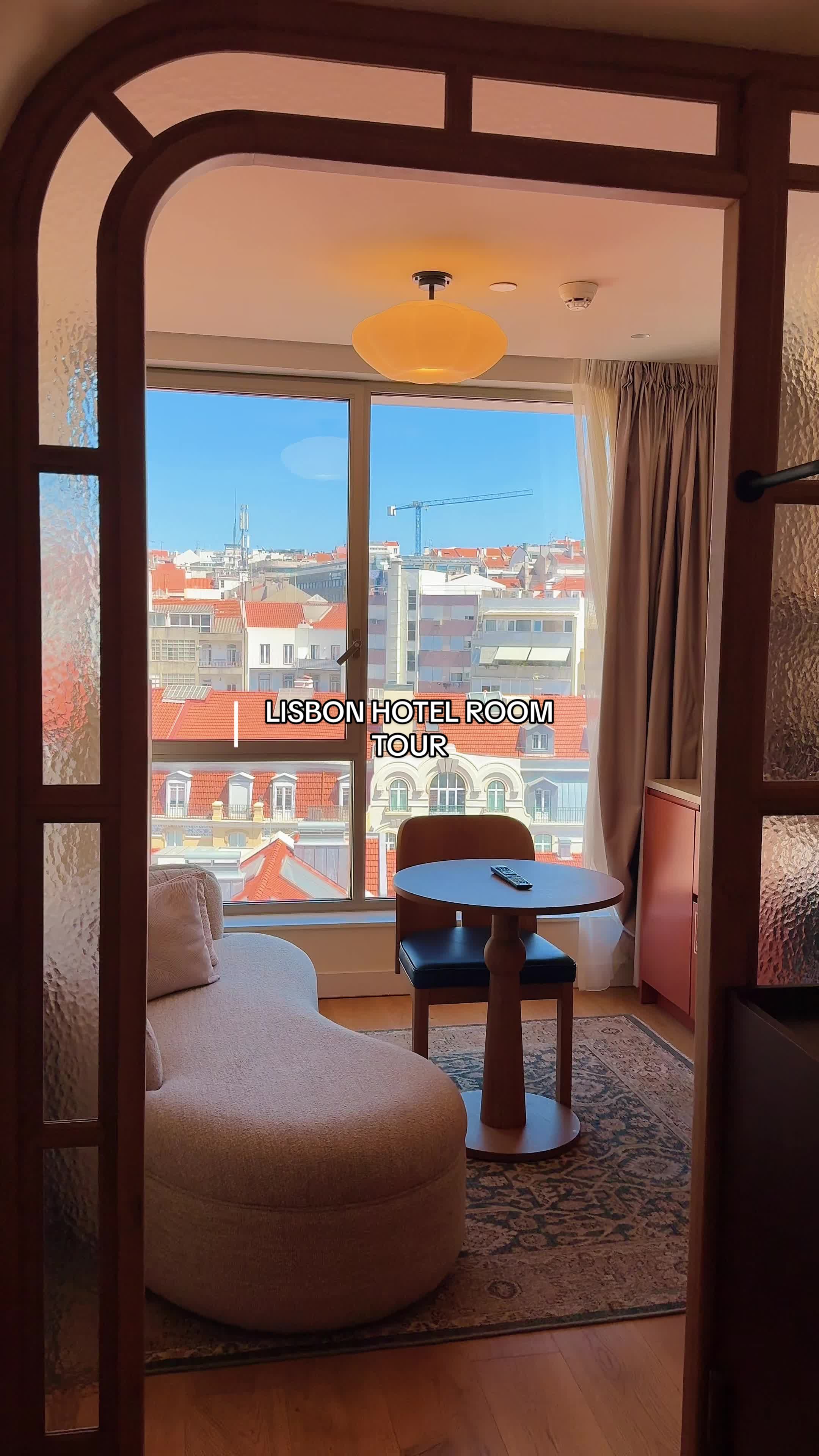 cutest & comfiest stay 🤍

#lisbon #lisbonportugal #lisbonhotel #traveltiktok #traveltok