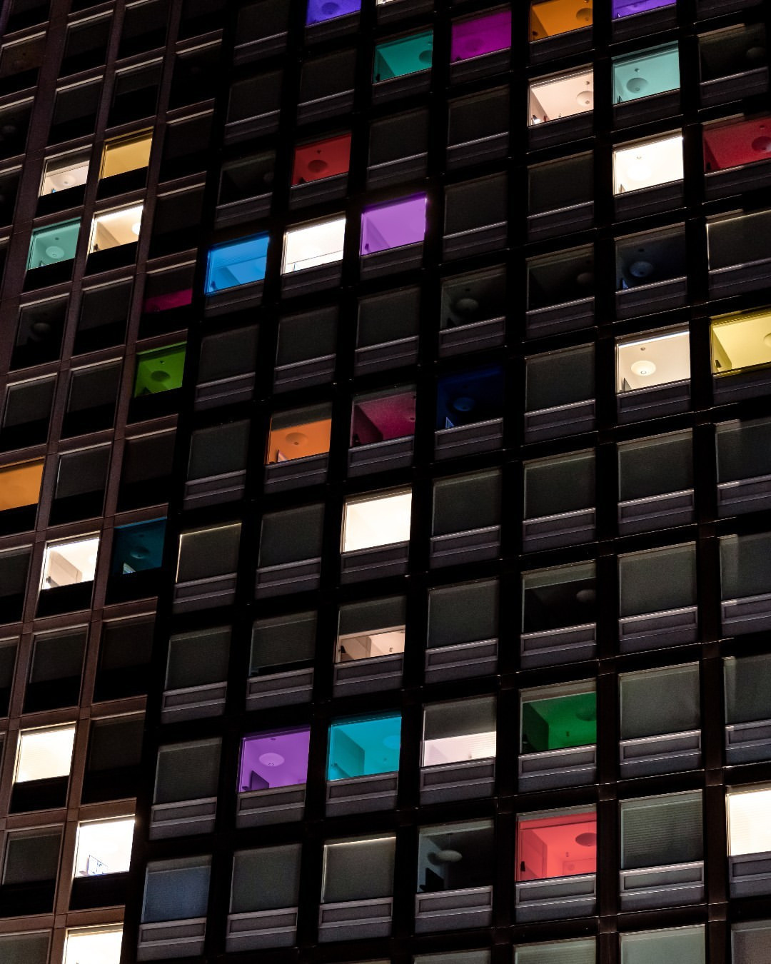 concrete gives you a one-time peek into the windows of citizenM's rooms... but just this once!⁠
⁠
Lo