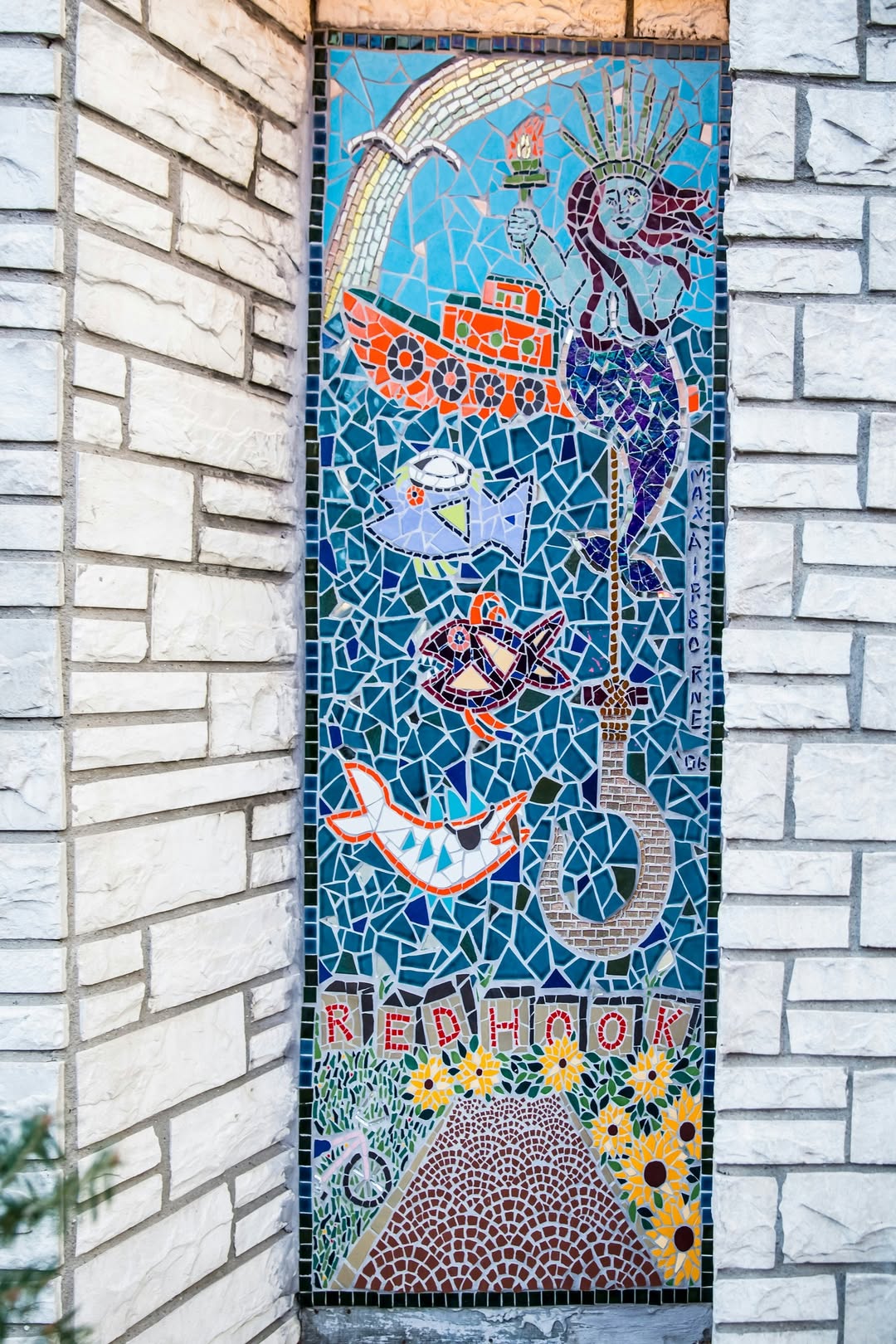 Looking for a fun activity to do this summer? 

Take an art walk! Stroll through the bustling neighb
