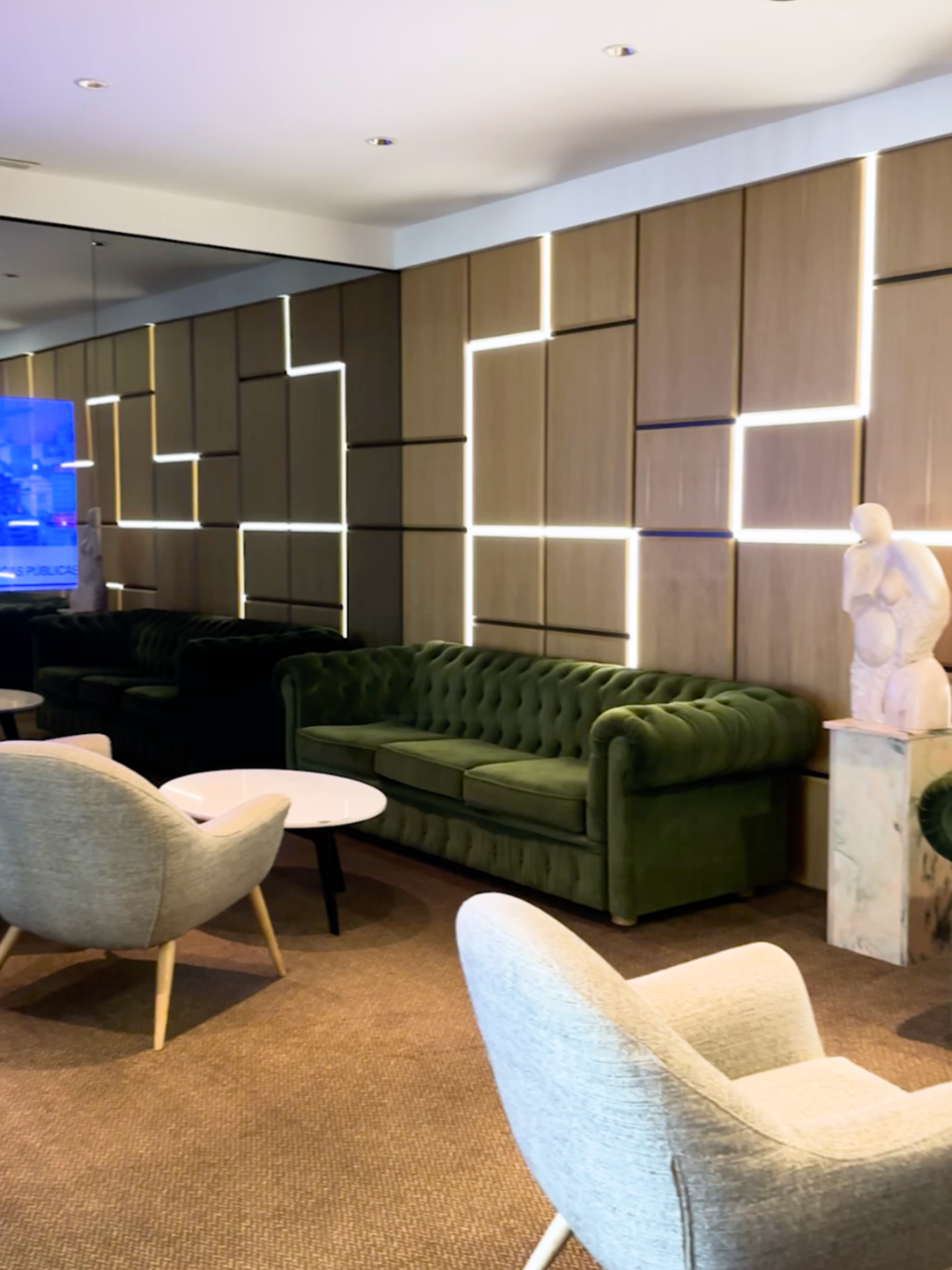 Full of history and charisma, the HF Fénix Lisboa is one of the most emblematic hotels in Lisbon. ✨
