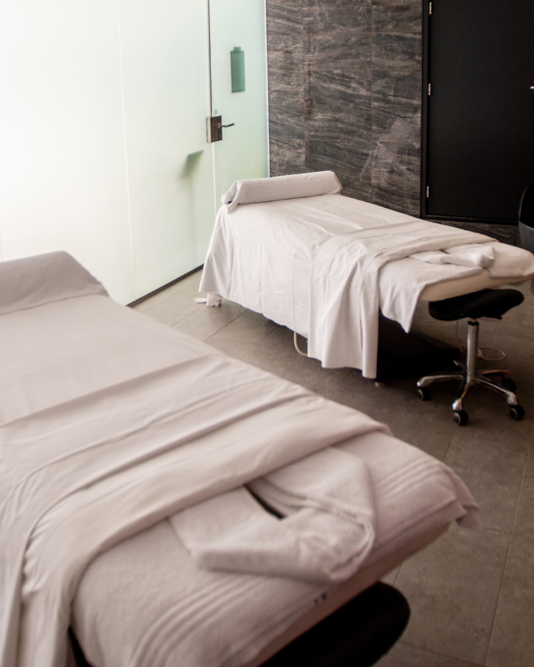Wist je dat onze wellness ook professionele massages biedt? Boek jouw moment van ontspanning. 💆‍♂️#