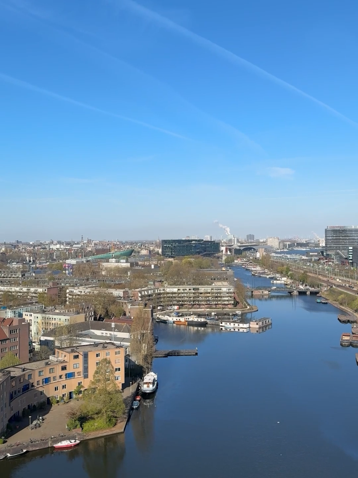 Private hot tub & sauna + views over Amsterdam = goals. 😍 #inntelhotelsamsterdamlandmark #hotelamst