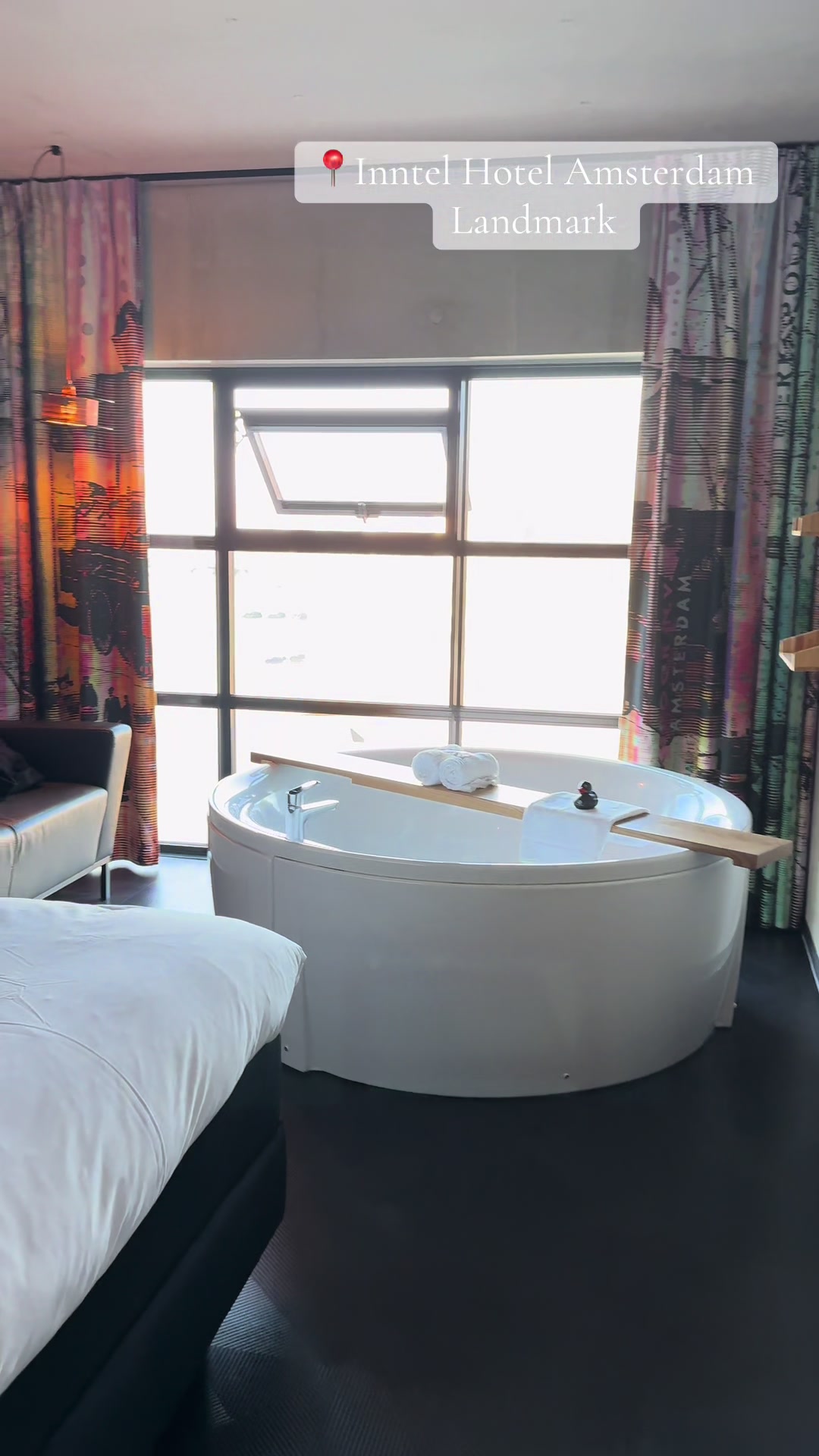 The best hotel in Amsterdam😍stayed in the wellness room!
#inntelhotel #hottub #amsterdam #roomtour 