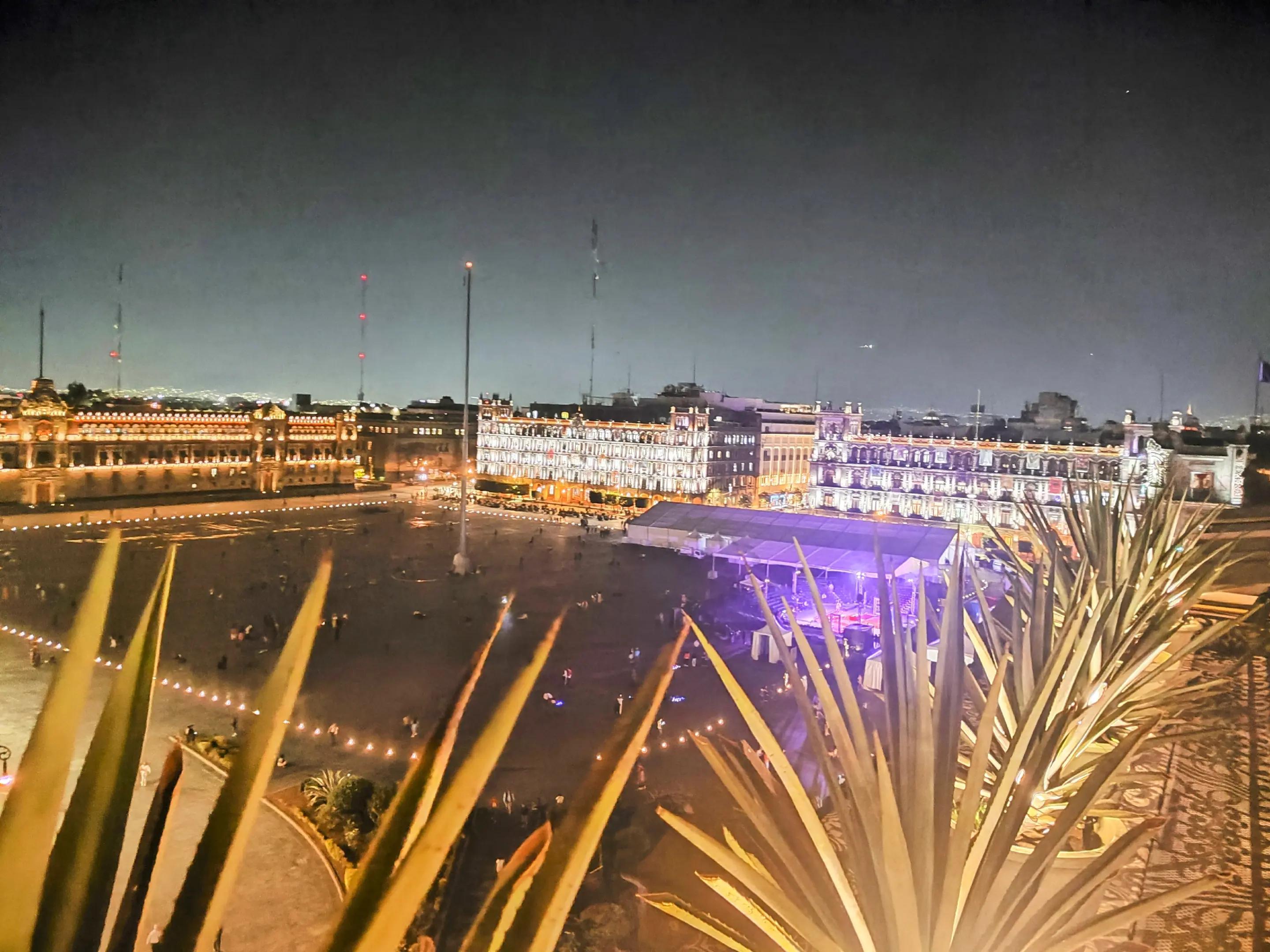 @MexicoCity Downtown México @zocalo