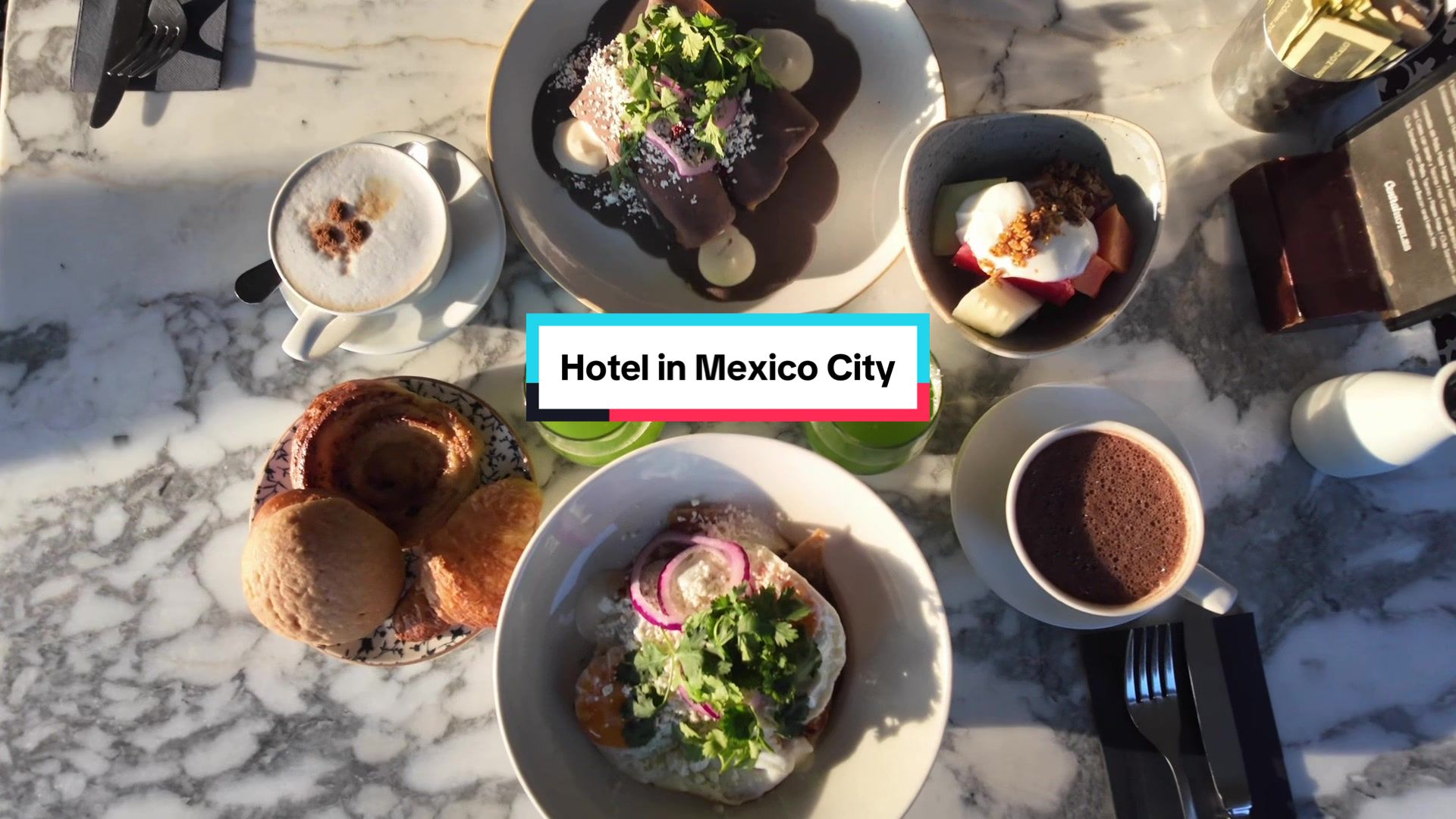Zocalo Central is one of my favorite hotels in Mexico City!

It has clean spacious rooms, incredible