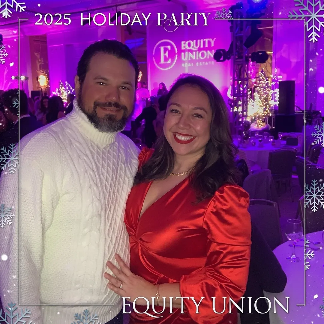 🎄What a wonderful night this was, so happy to reconnect with old friends and co-workers🎄🎊☃️❄️. I'