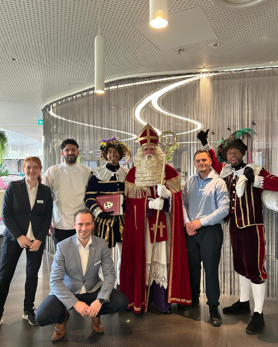 Look who stopped by at Park Inn by Radisson Amsterdam City West! Saint Nicholas and his helpers brou