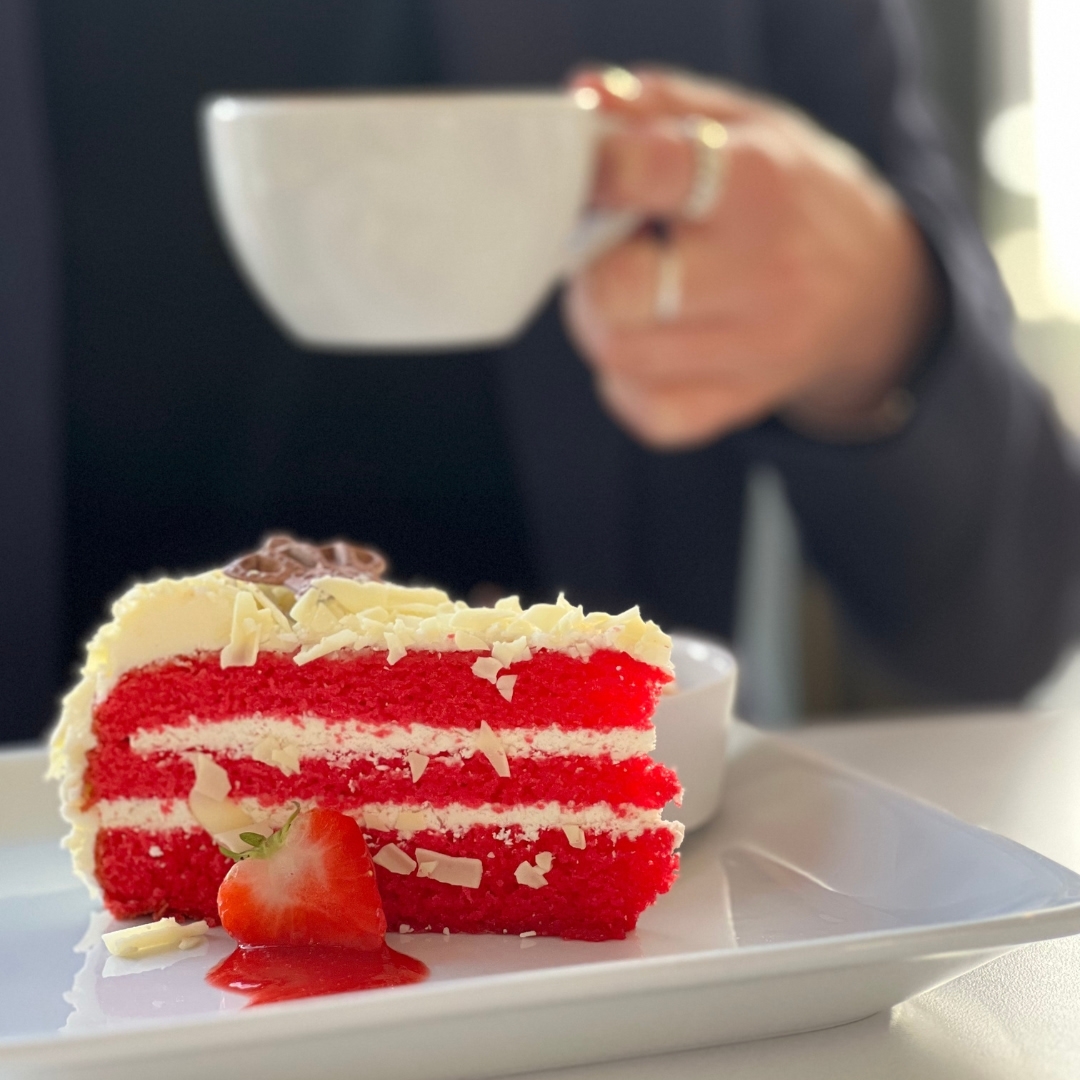 Enjoying a moment of sweetness with this delicious red velvet cake! 🍰

Treat yourself today! ✨ 

#p