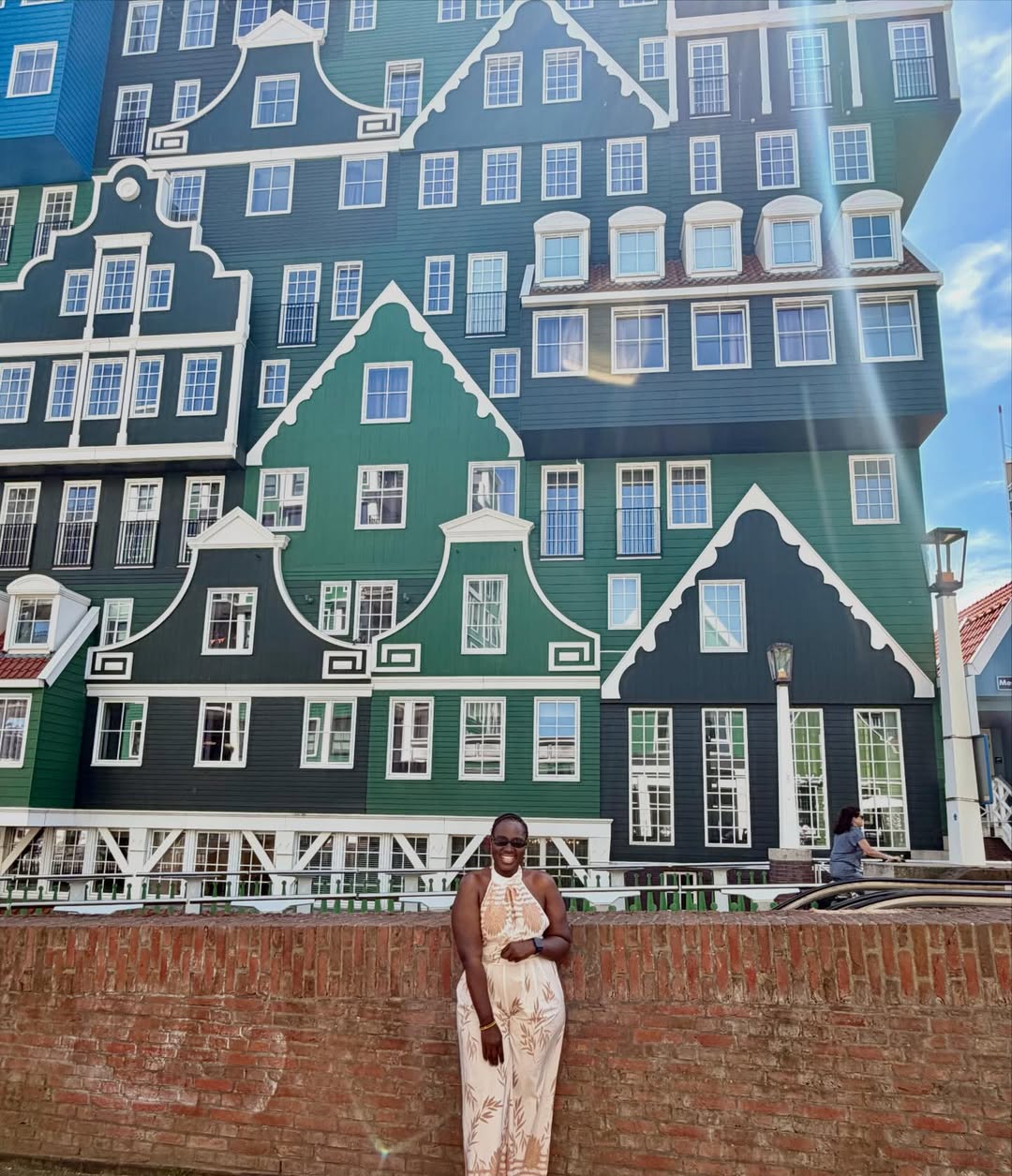 Stopping by the iconic Inntel Hotels Amsterdam Zaandam was a must! 🇳🇱✨

A building inspired by tra