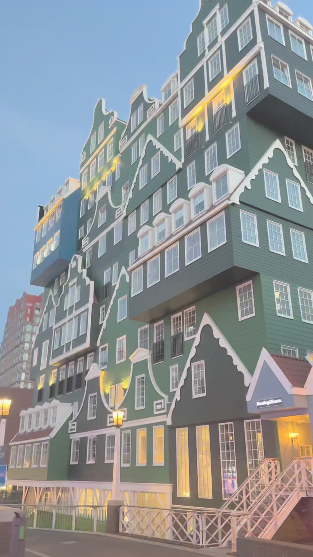 POV: you’re staying in that stacked house hotel outside Amsterdam 😍 

📍Inntel Hotels Amsterdam Zaa