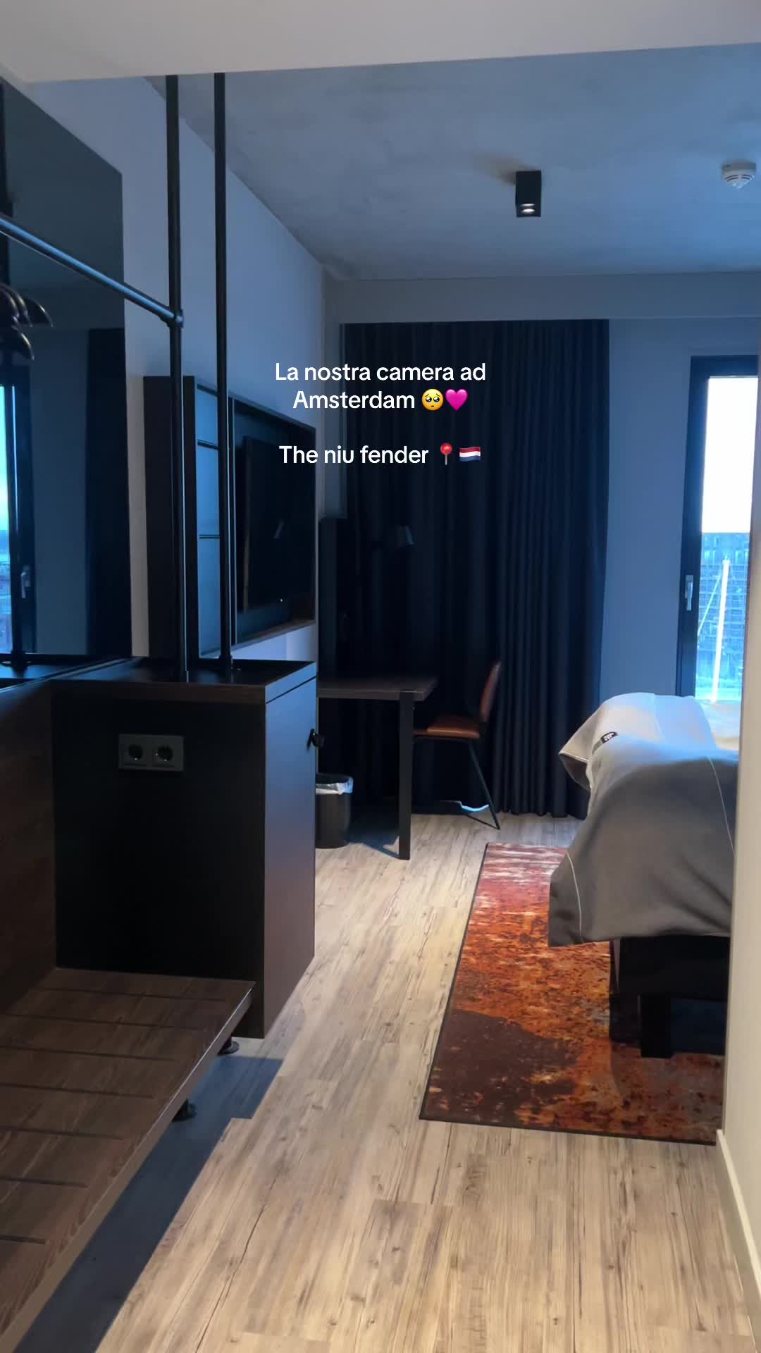 Holiday Inn - the niu, Fender Amsterdam photo 4