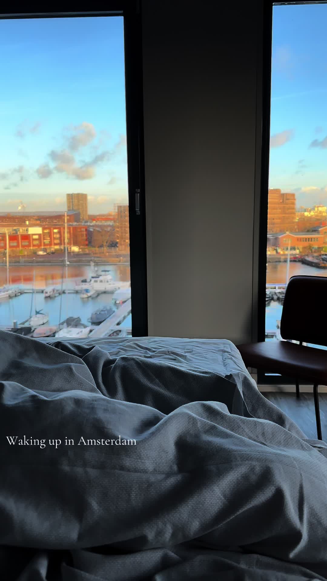 Cheap Hotel in Amsterdam!
the Niu Fender 🧡
 #theniufender 
#amsterdam #nederland #netherlands #nied