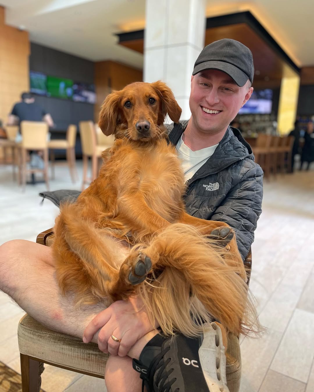 🐾From special welcome amenities to freshly made canine-friendly meals crafted in our restaurant, we