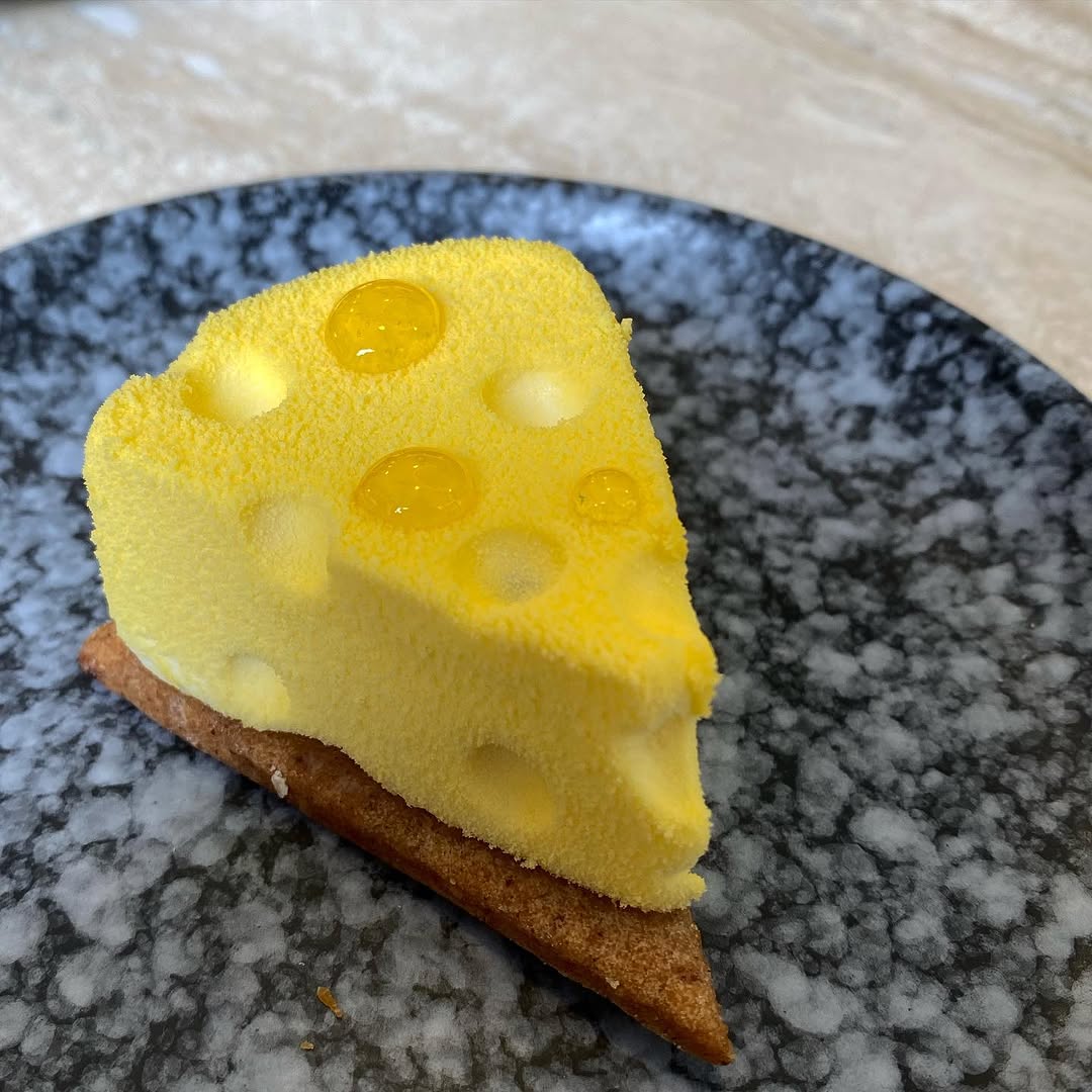 Le tout mignon cheesecake selon @olivierstehly —————🧀
#cheesecake #olivierstehly #citadinesleshalle