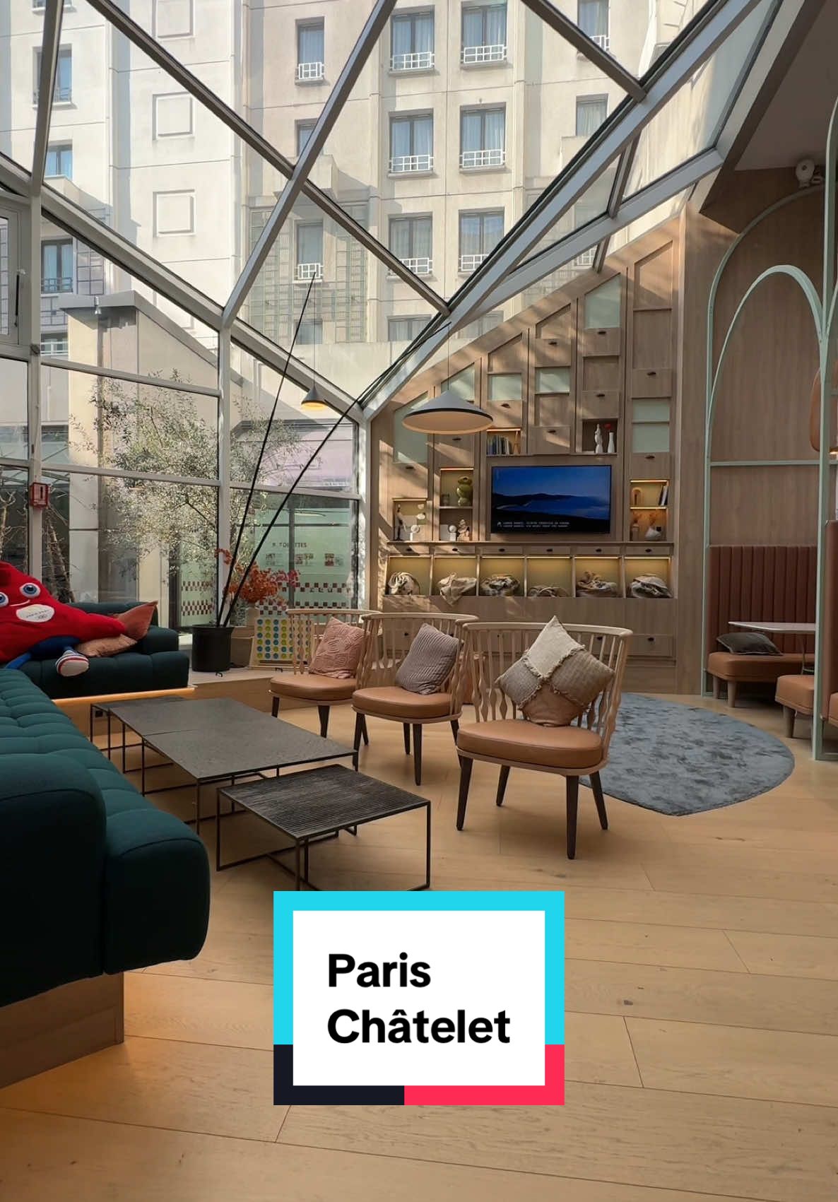 🗼 Bienvenue à Paris !
Découvre la résidence Citadines Les Halles, en plein cœur de la capitale 🇫🇷