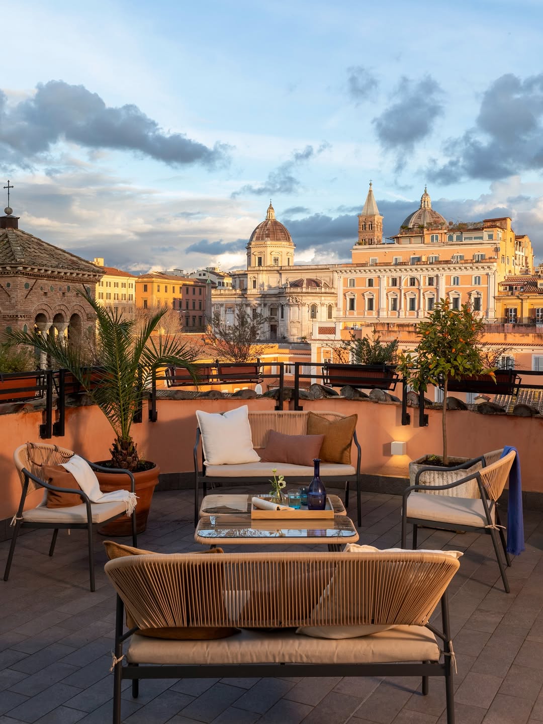 Feeling the Eternal city ✨

#BZARhotels 
#HotelViminale 
#VisitRome #RomeTerrace