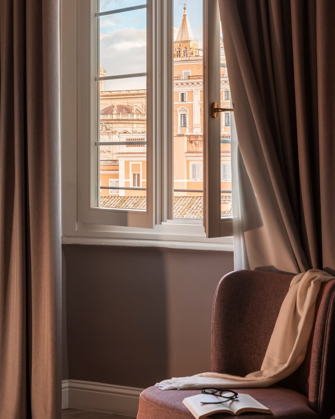 What a view ✨

Book now at the link in bio 📲

📸 @ellerstudio 

#BZARhotels
#HotelViminale
#VisitRo