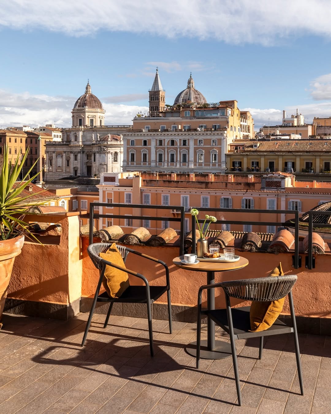 Speechless ✨

Book now at the link in bio 📲

📸 @ellerstudio 

#BZARhotels
#HotelViminale
#VisitRom