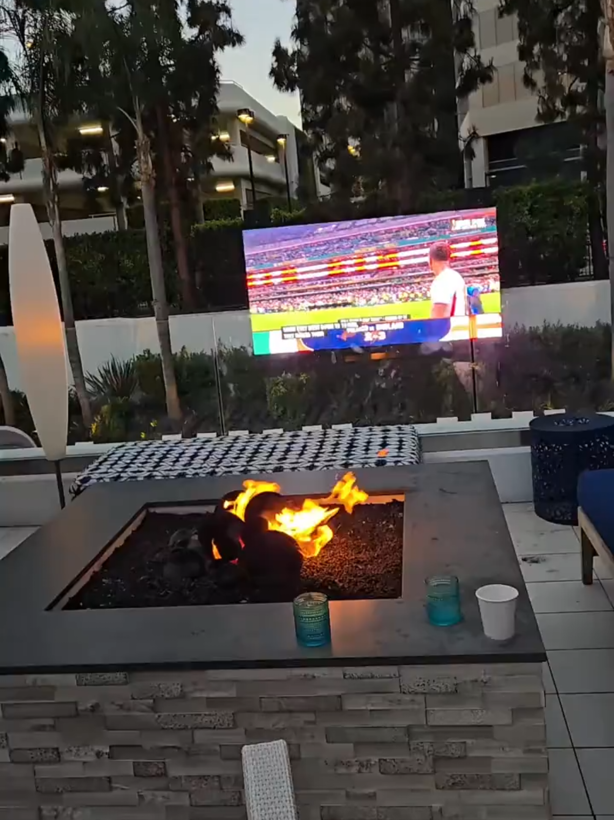 irvine marriott hotel 
​The Pros:
​Free shuttle from John Wayne Airport ✈️
​Lobby has retro arcade g