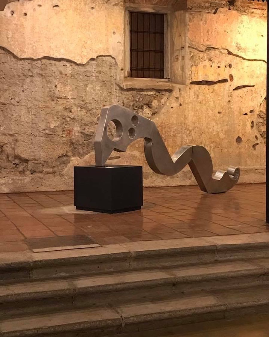 Sculpture... amazing hotel, full of art and full of historic places. #hotelmuseospacasasantodomingo 