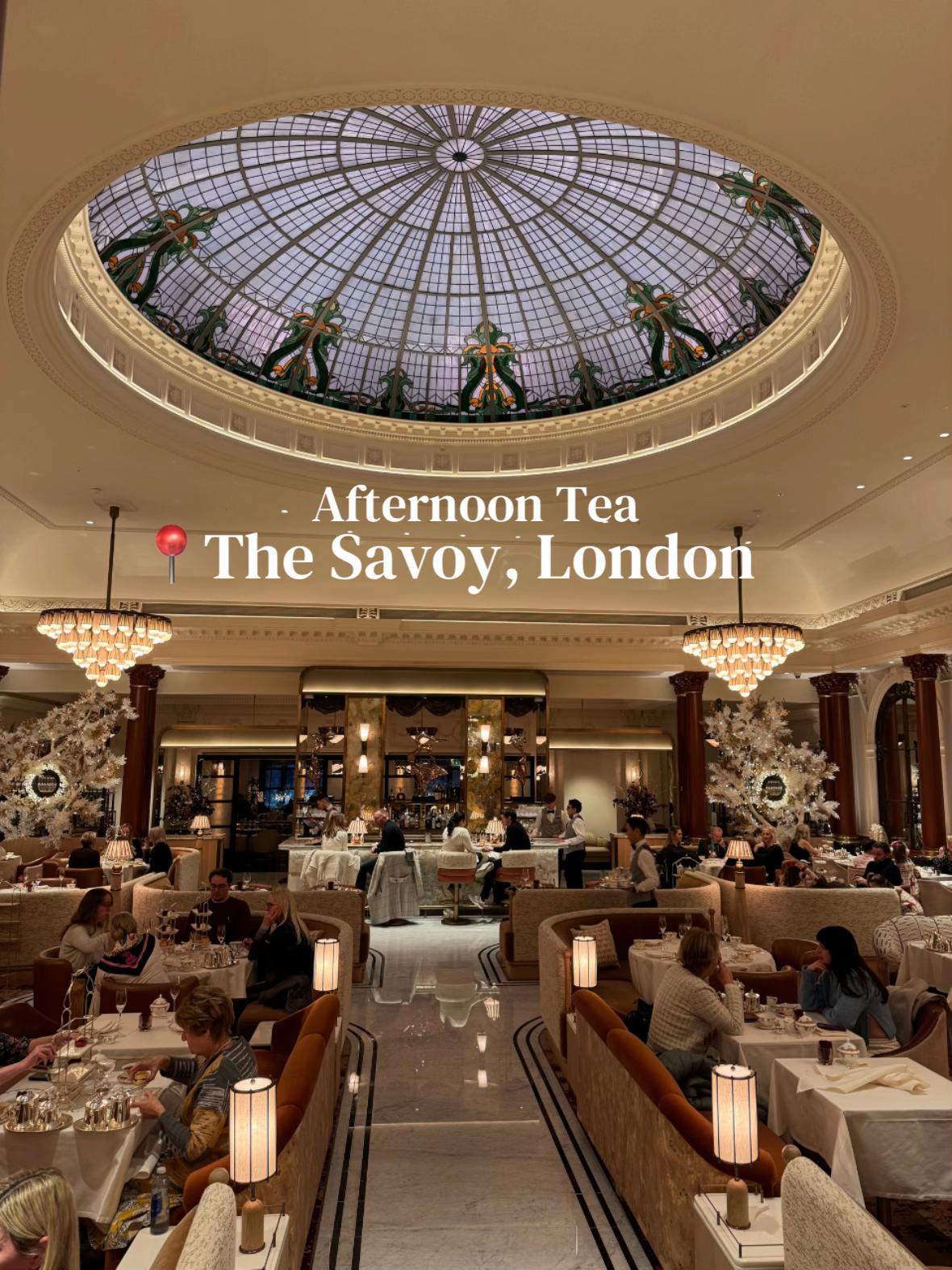 Sparkly menus, delicious pastries, live music & unlimited tea? Sign me up!🤭
@thesavoylondon 
#londo
