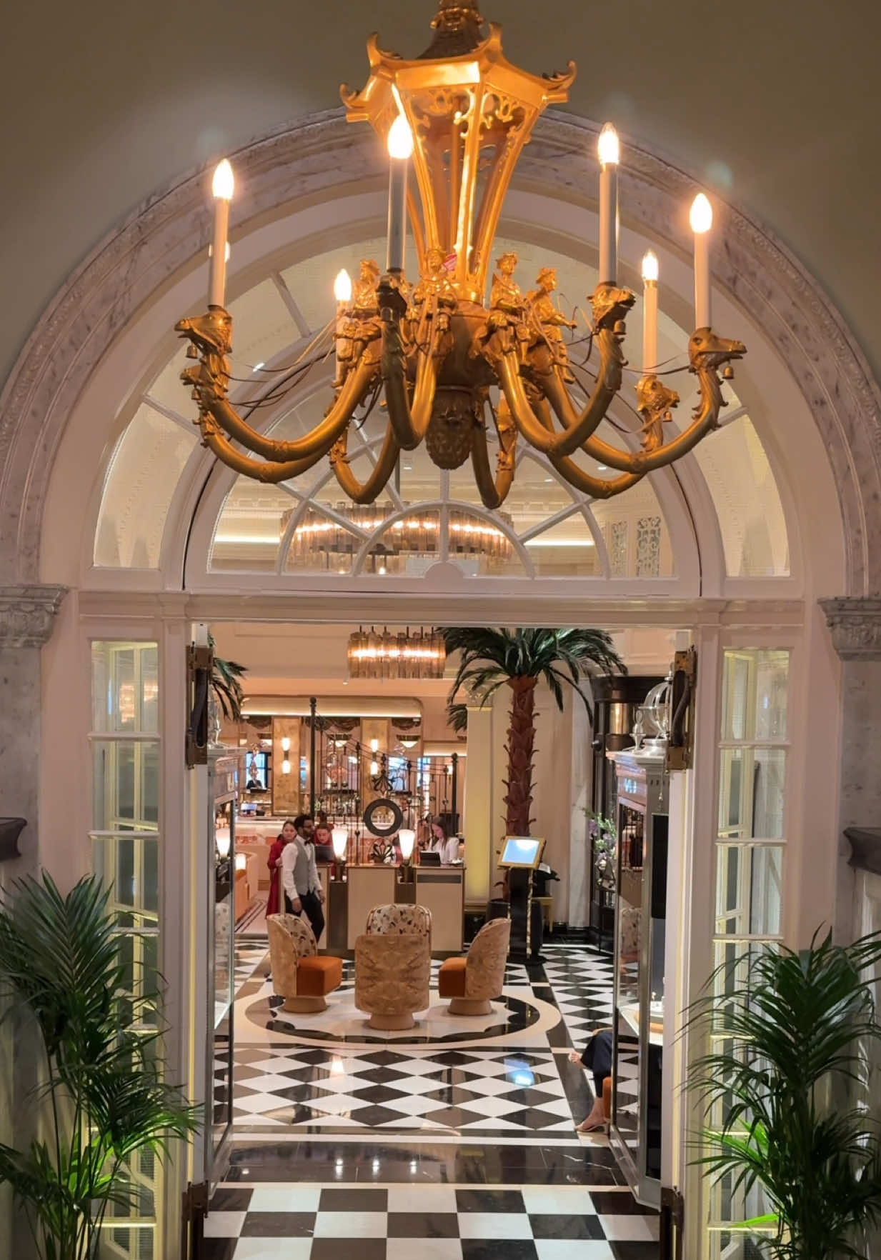 Moments by Kadir 🤍

The Savoy Hotel London 🤍

#fyp #weddings #bride #savoy #london