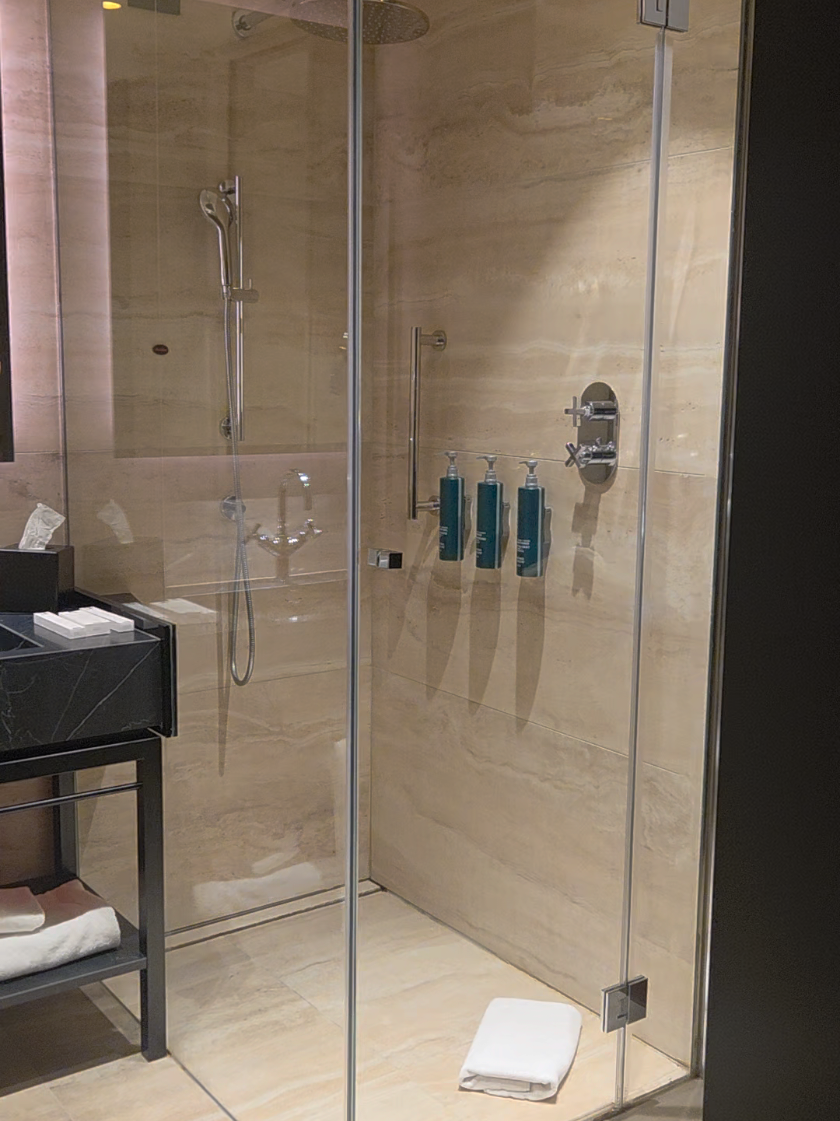 Hilton Rome Eur La Lama | Room tour 🇮🇹

#rome #wheretostay #roomtour #hotelroom #hilton