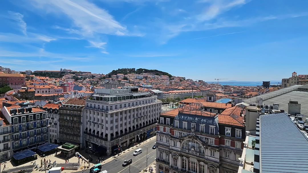 #Lissabon #BairraAlto #MDMABar #Festival #CityTrip #VipExecutiveEdenApartHotel #Terrace #Swimmingpoo