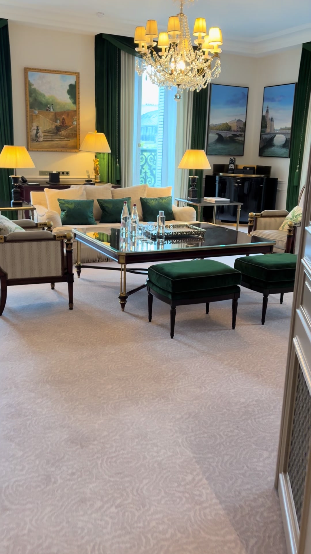 La magnifique Suite Présidentielle de l’@InterContinental Paris LeGrand. Le luxe à la française ne s