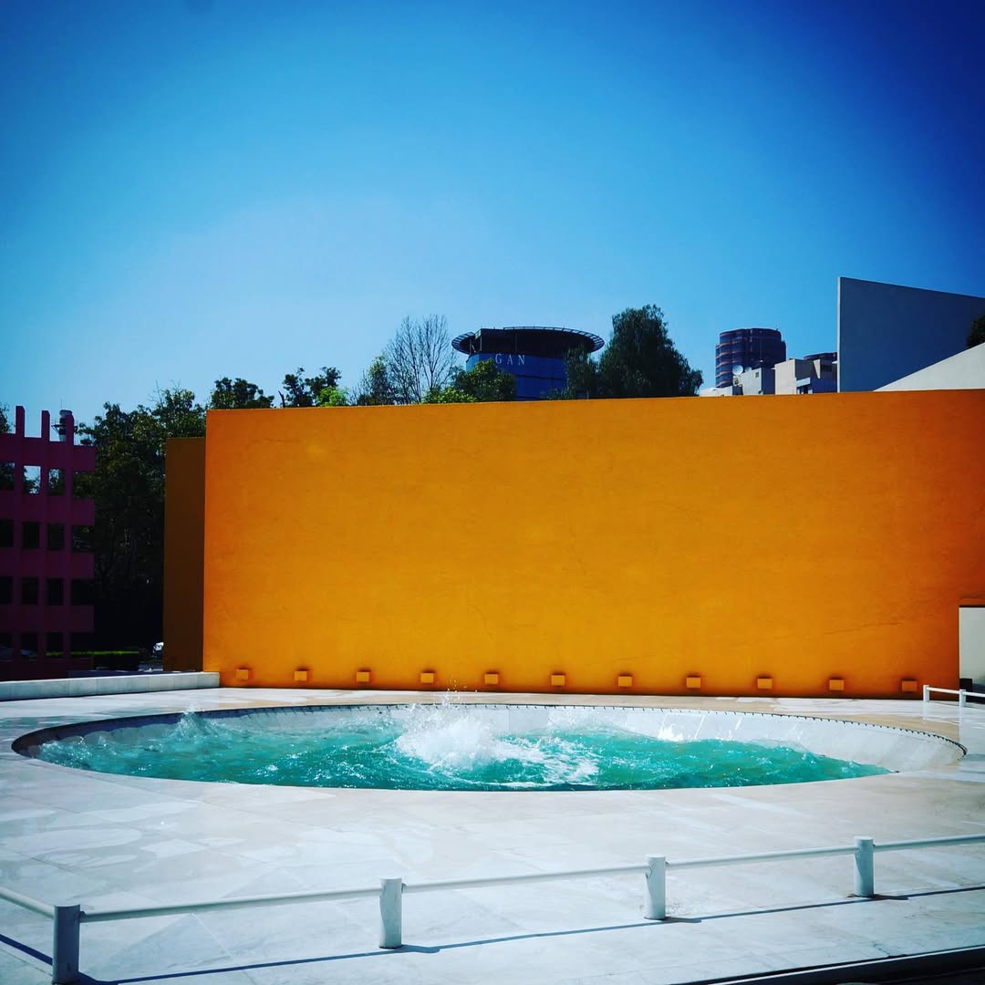 Camino Real Polanco Mexico / Ricardo Legorreta / 1968
(visited in Oct.2013)

#architecture #architec