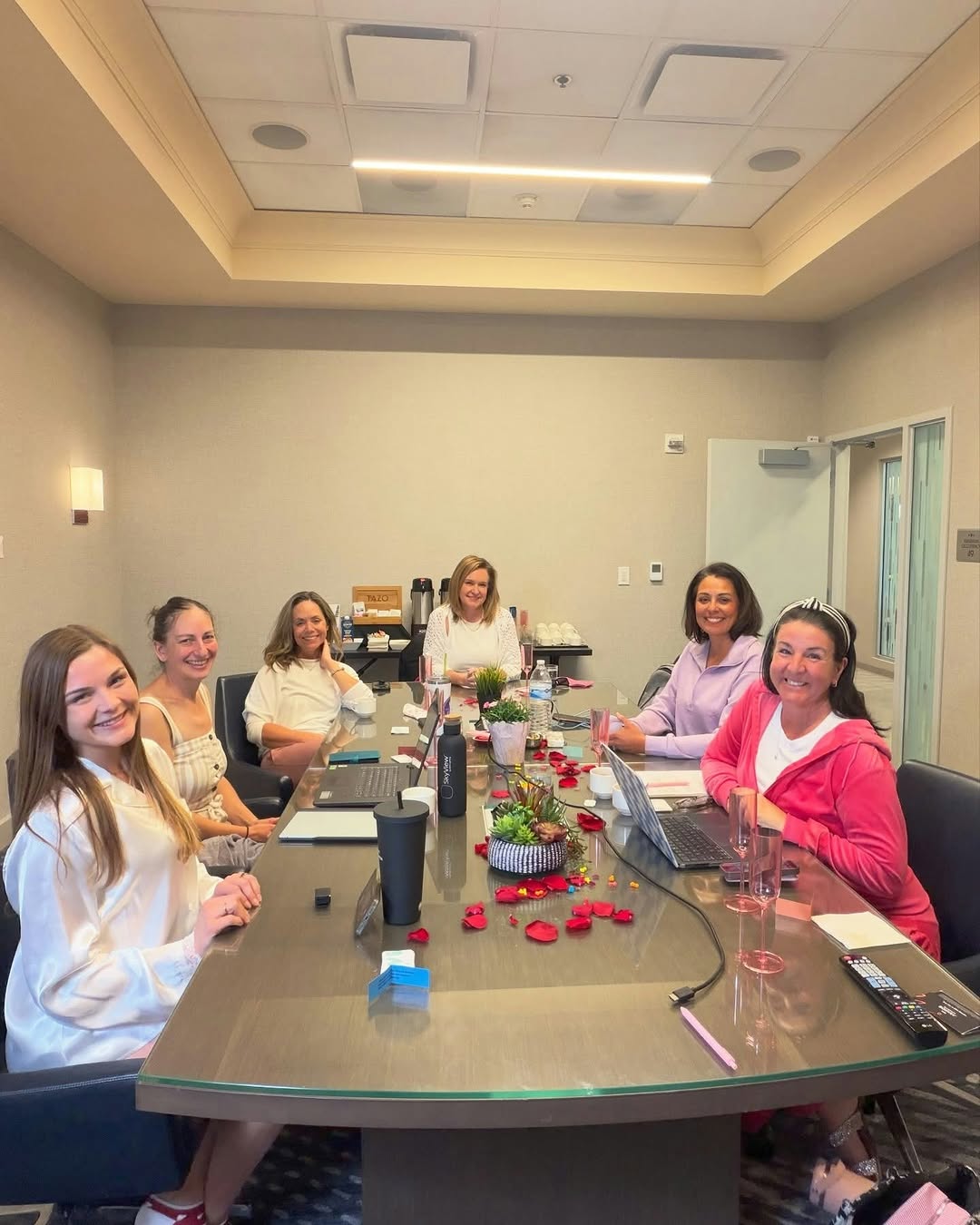 From planning to progress, every meeting finds its place at Costa Mesa Marriott.

#CostaMesaMarriott