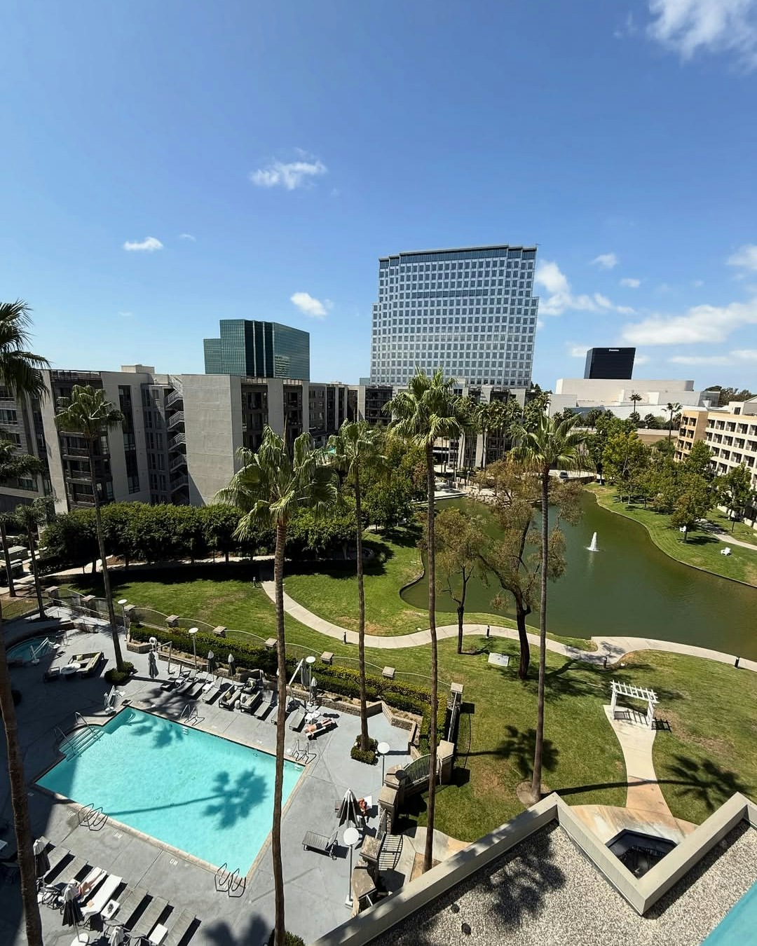 Sun’s out, summer’s officially on ☀️🌴 Celebrate the first day of summer — and Father’s Day weekend 