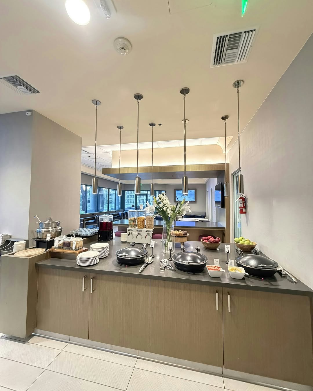 Start your day the M Club way.

Enjoy a fresh breakfast, premium coffee, and a comfortable space to 